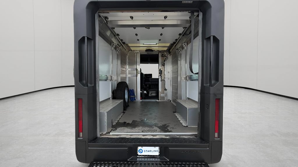 Used 2024 Chevrolet Brightdrop 400 w/ Commercial Equipment Package AWD/4WD image 26