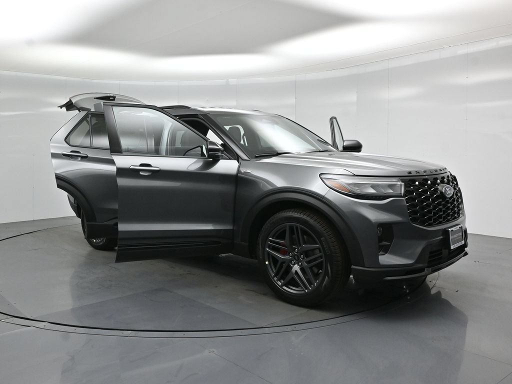 New 2026 Ford Explorer ST-Line w/ ST-Line Street Pack RWD image 31