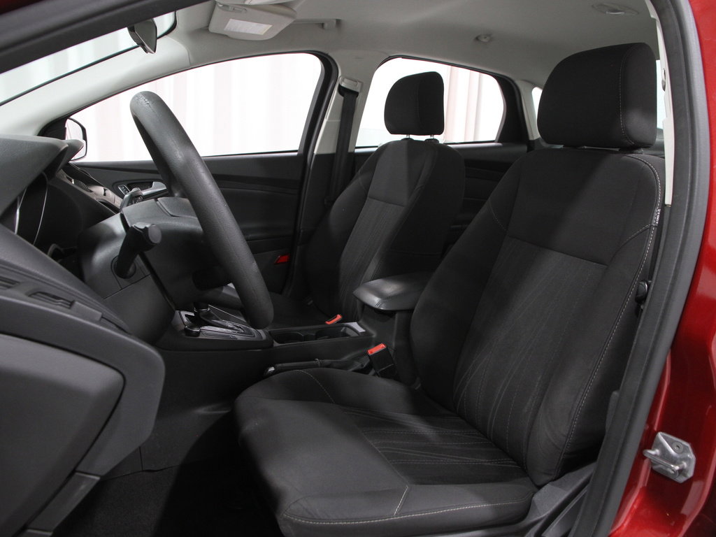 Used 2016 Ford Focus SE image 5