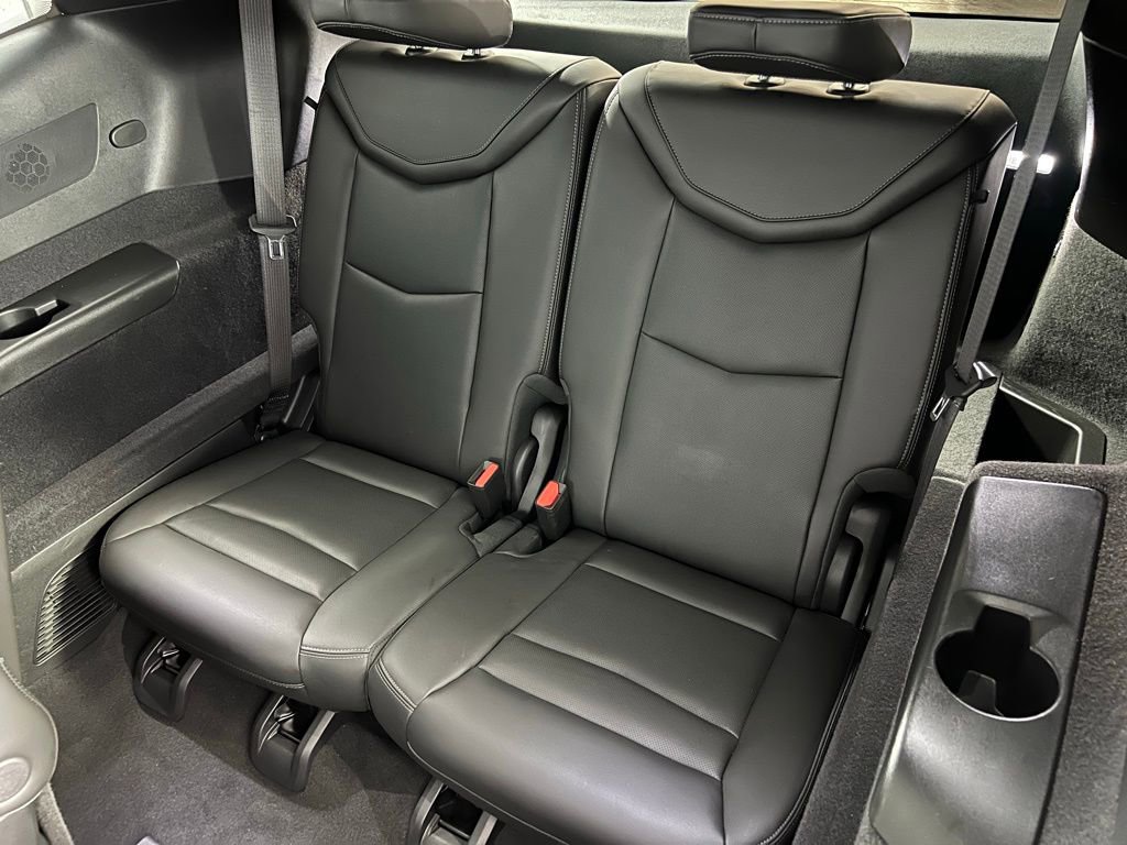 Used 2025 Cadillac XT6 Premium Luxury image 34