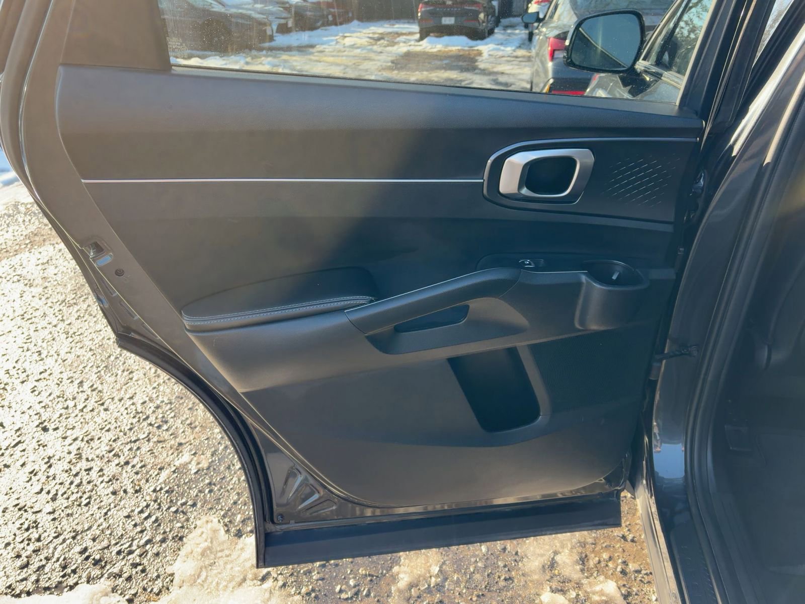 Used 2024 Kia Sorento S image 23