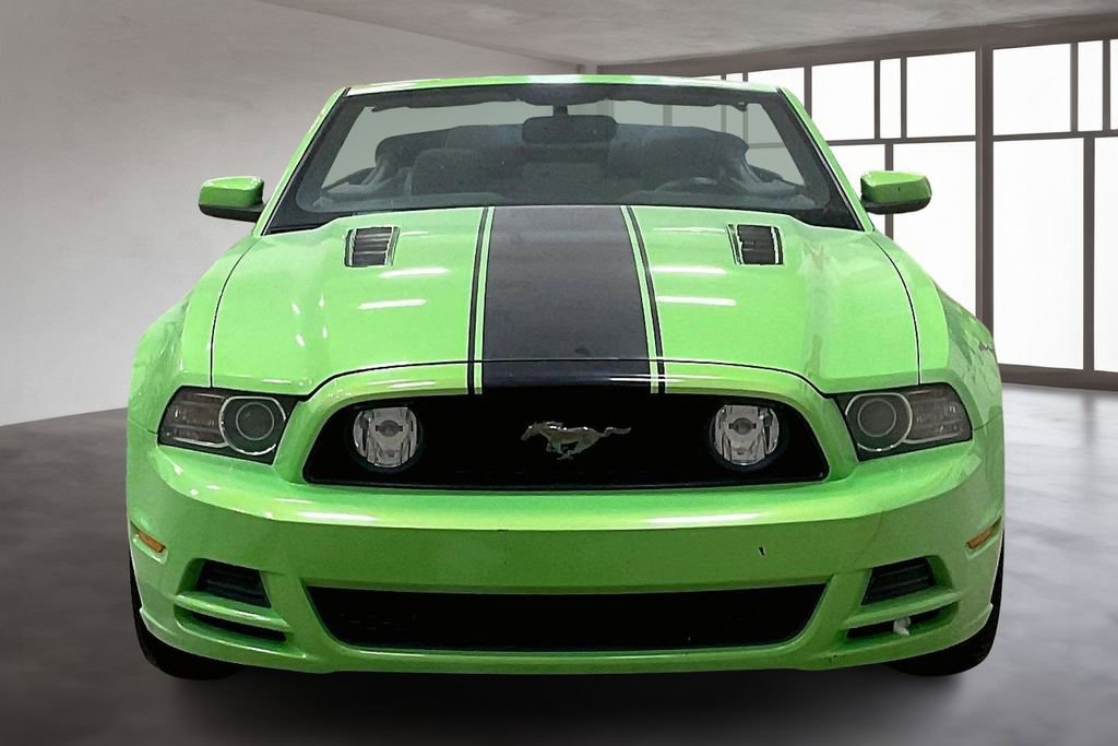 Used 2013 Ford Mustang GT RWD image 3