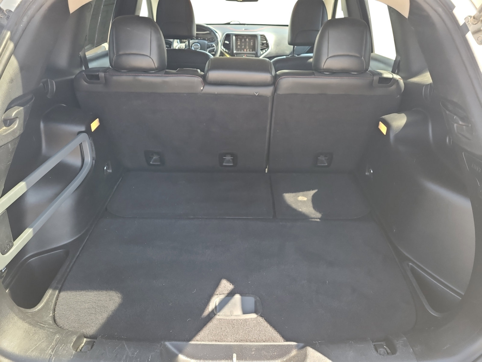 Used 2015 Jeep Cherokee Trailhawk AWD/4WD image 27