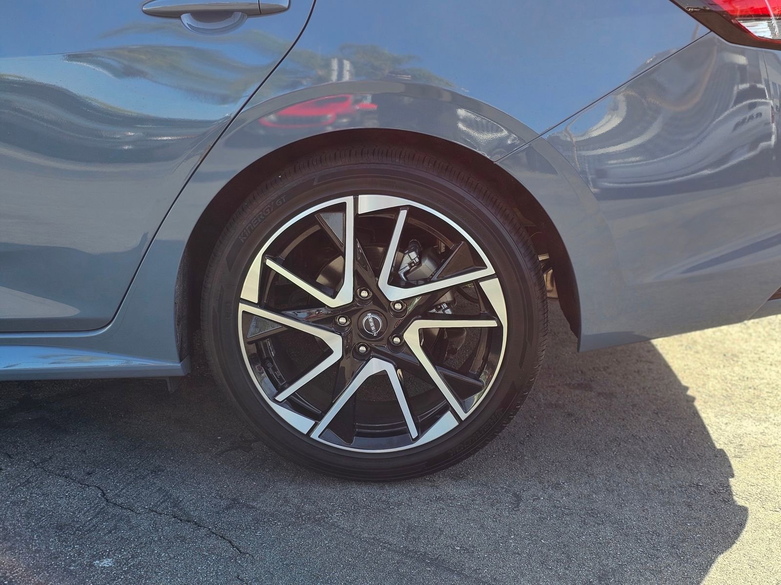 Used 2024 Nissan Sentra SR FWD image 9
