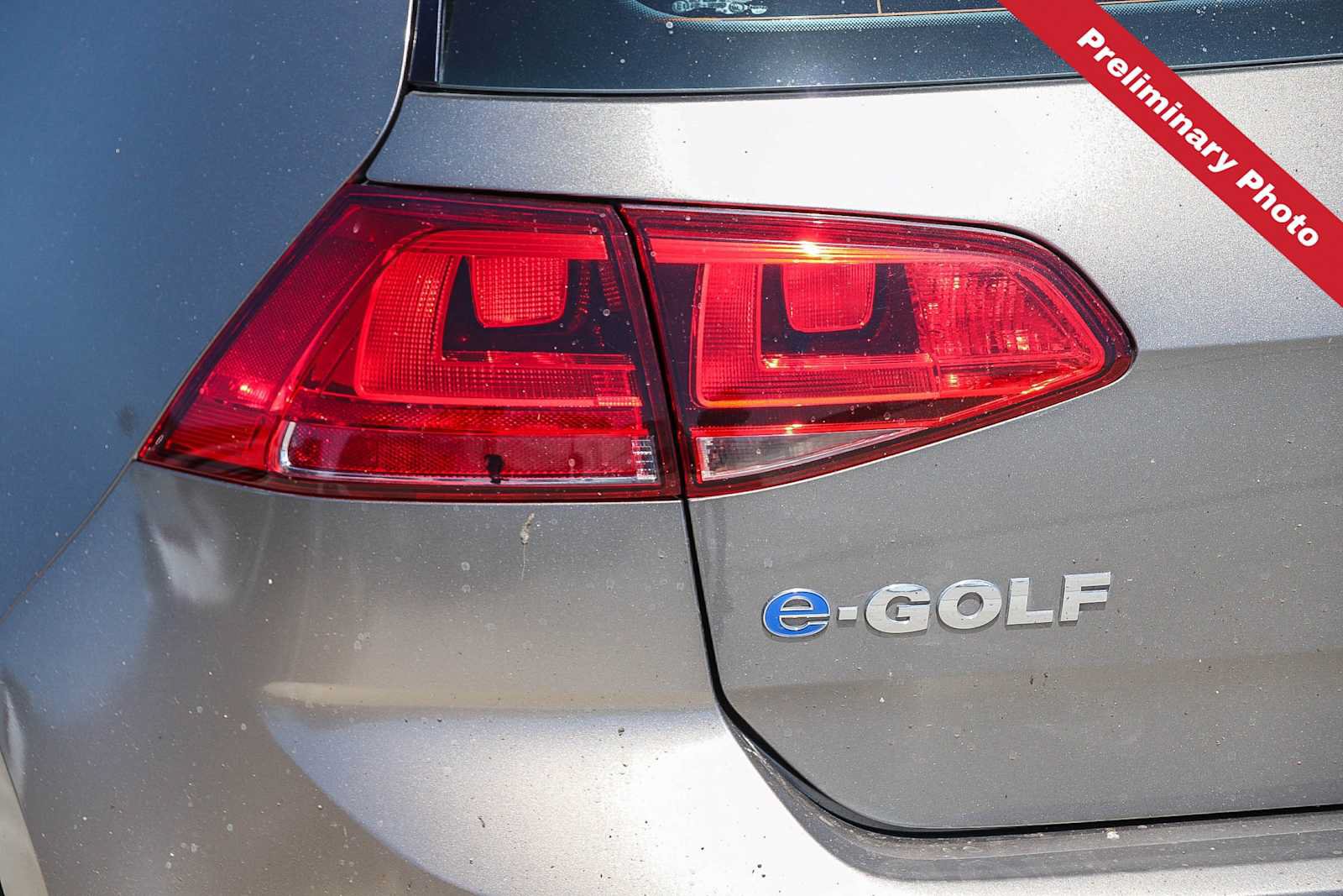 Used 2016 Volkswagen e-Golf SE FWD image 9