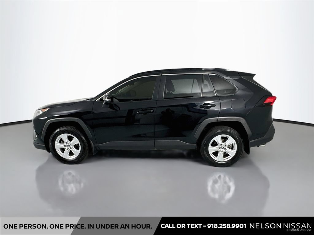 Used 2020 Toyota RAV4 XLE FWD image 8