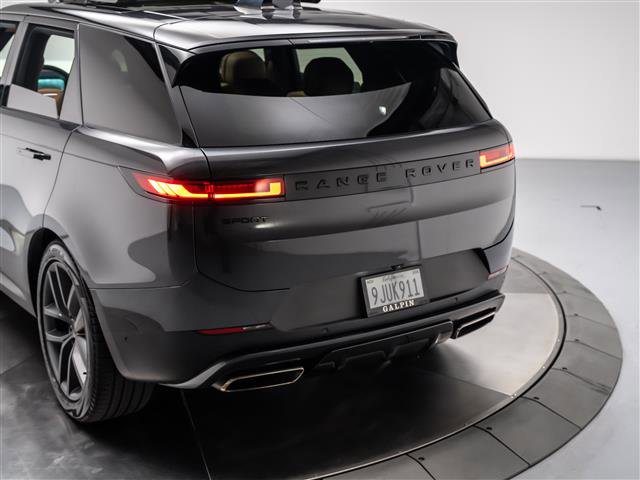 Used 2024 Land Rover Range Rover Sport SE AWD/4WD image 31