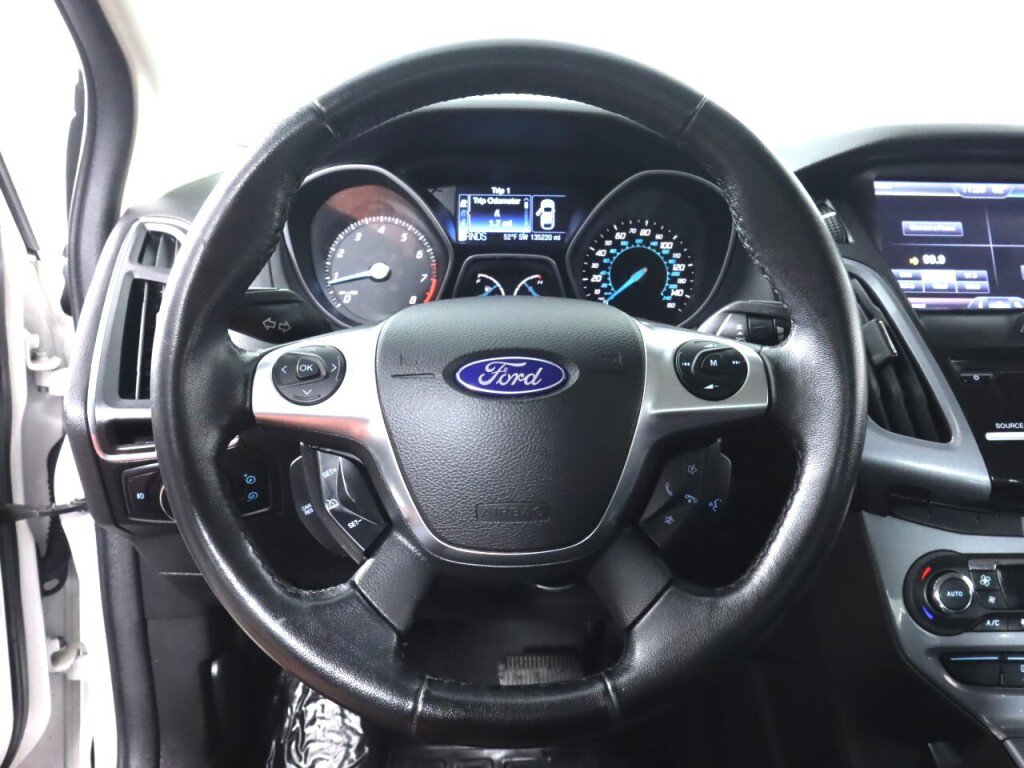 Used 2012 Ford Focus Titanium image 11