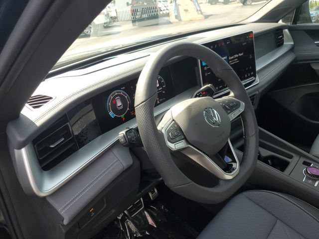 New 2026 Volkswagen Tiguan SE R-Line AWD/4WD image 19