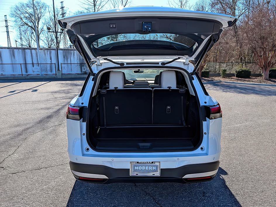 New 2026 INFINITI QX60 Luxe w/ Family Package image 23