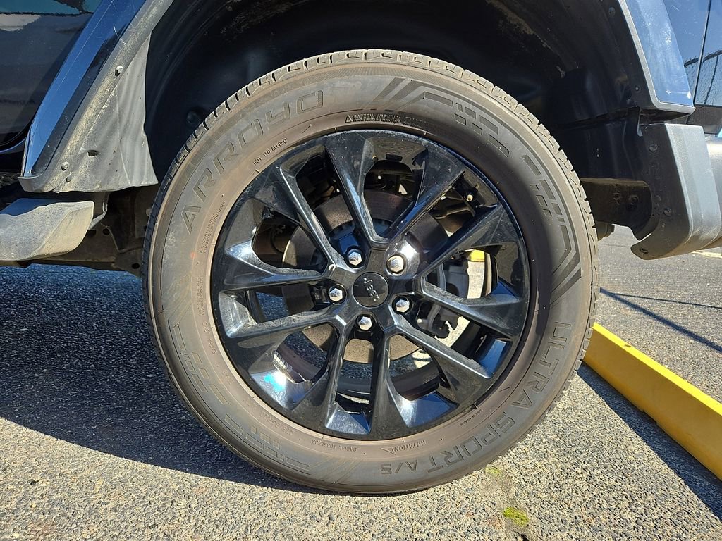 Used 2022 Jeep Wrangler Unlimited Sahara w/ Cold Weather Group image 7