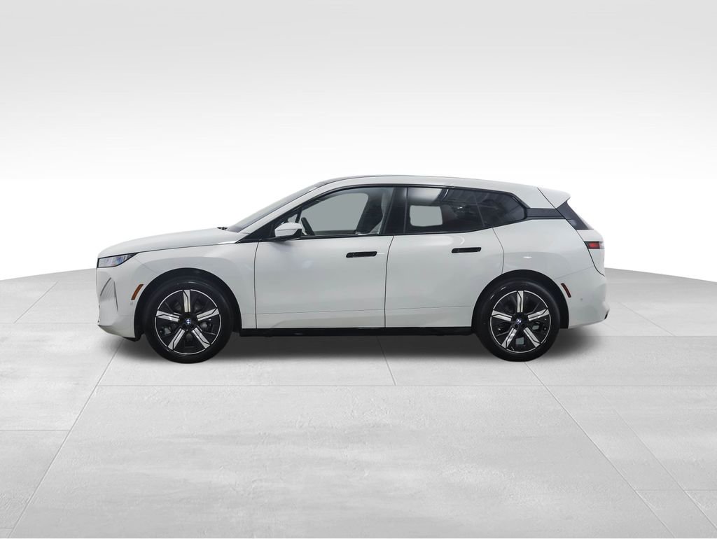 New 2026 BMW iX xDrive60 image 3