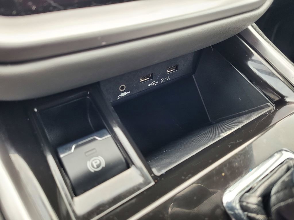 Used 2022 Subaru Outback Premium image 16