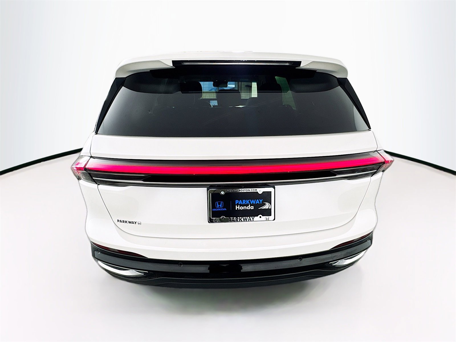 Used 2024 Lincoln Nautilus Premier w/ Equipment Group 102A image 6