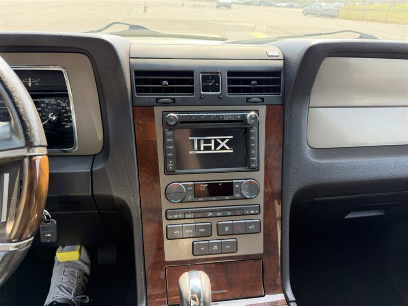 Used 2013 Lincoln Navigator L 4WD w/ HD Trailer Tow Pkg image 18