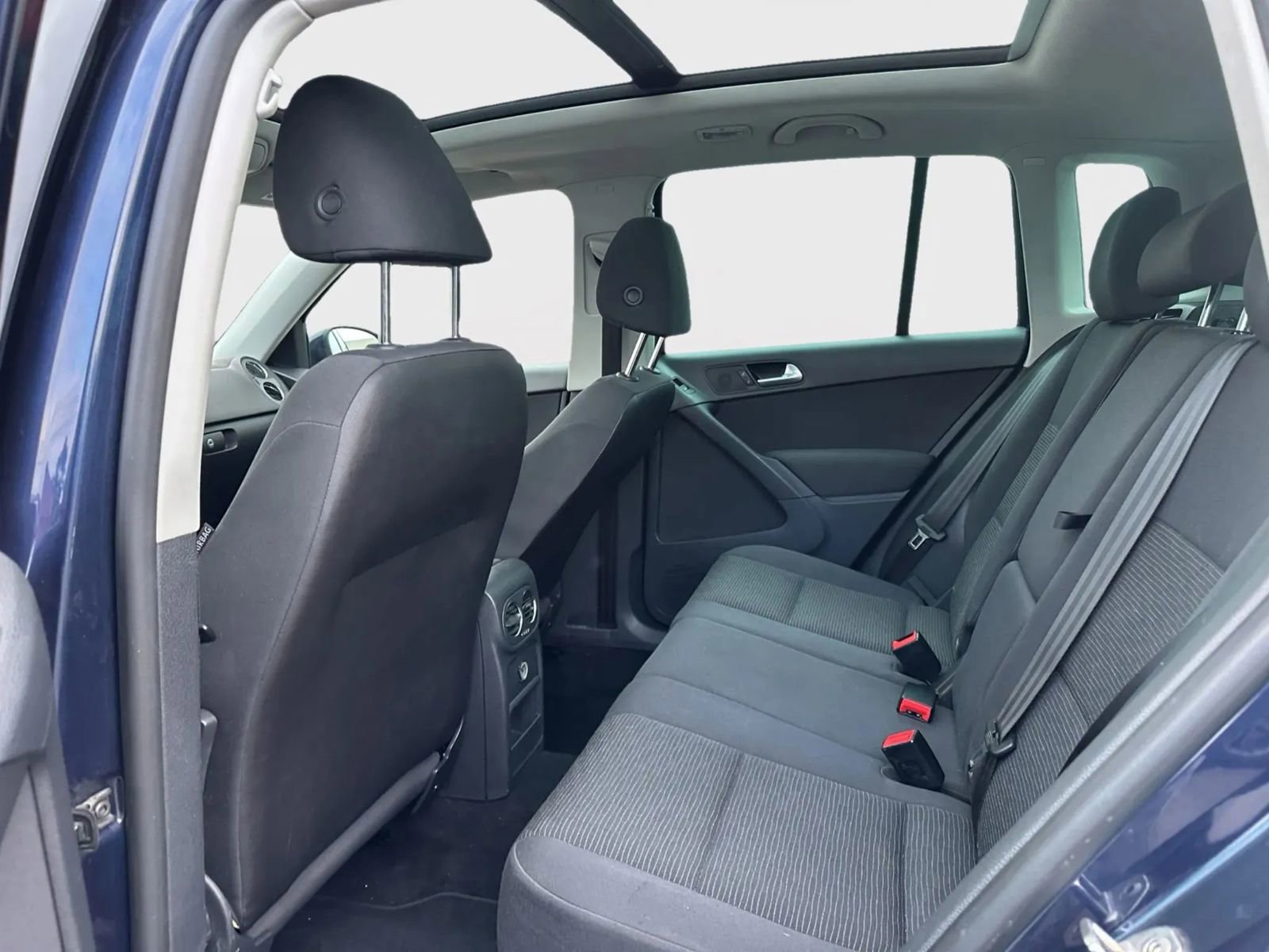 Used 2013 Volkswagen Tiguan S image 10