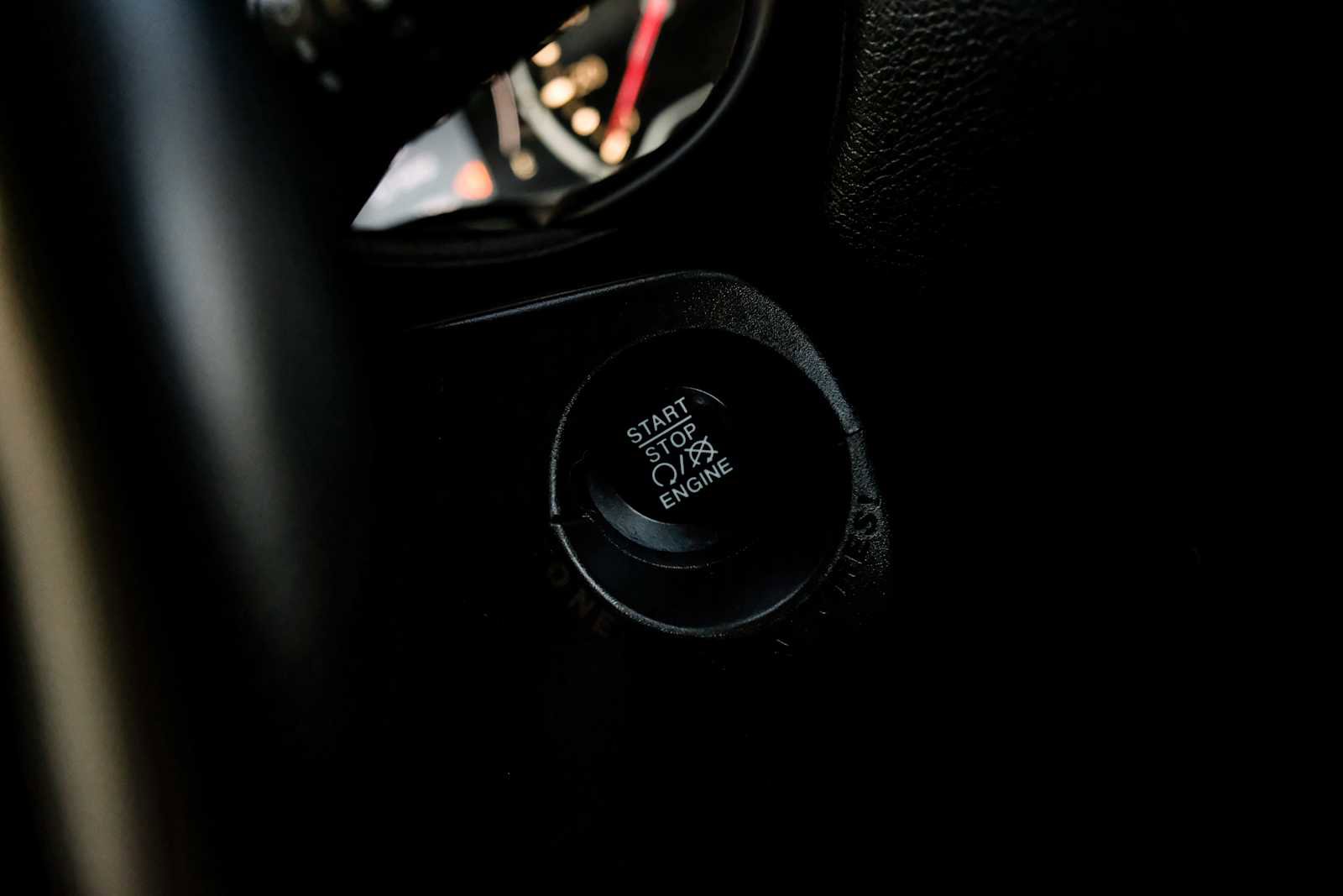 Used 2017 Jeep Renegade Latitude w/ Cold Weather Group image 16