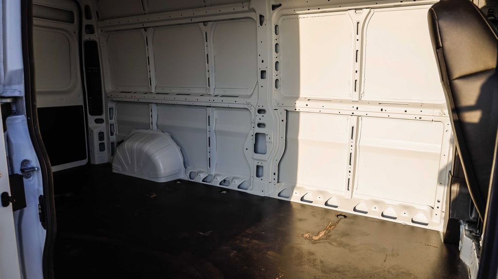 Used 2023 RAM ProMaster 2500 w/ Premium Convenience Group (B) FWD image 21