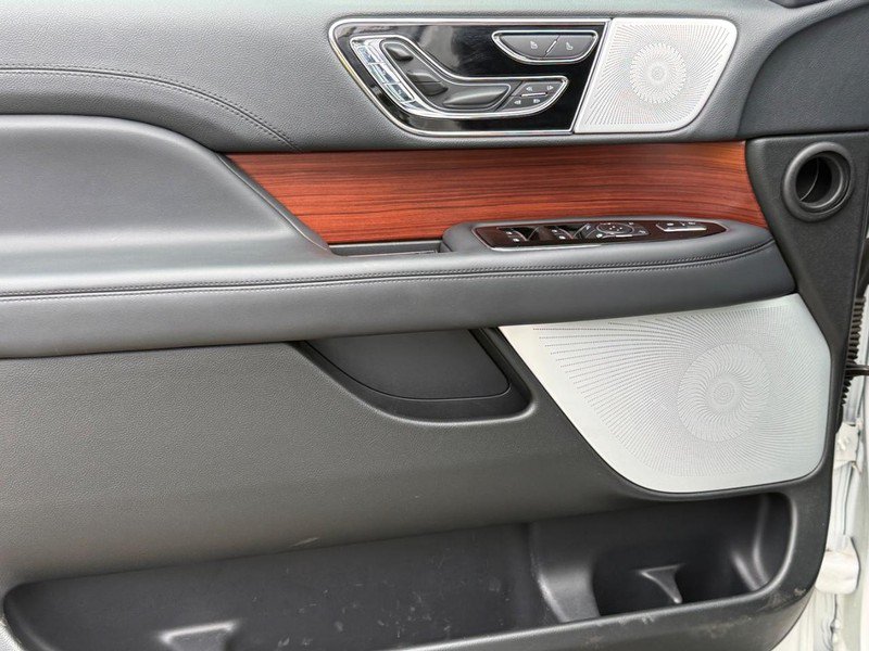 Certified 2024 Lincoln Navigator Reserve AWD/4WD image 23