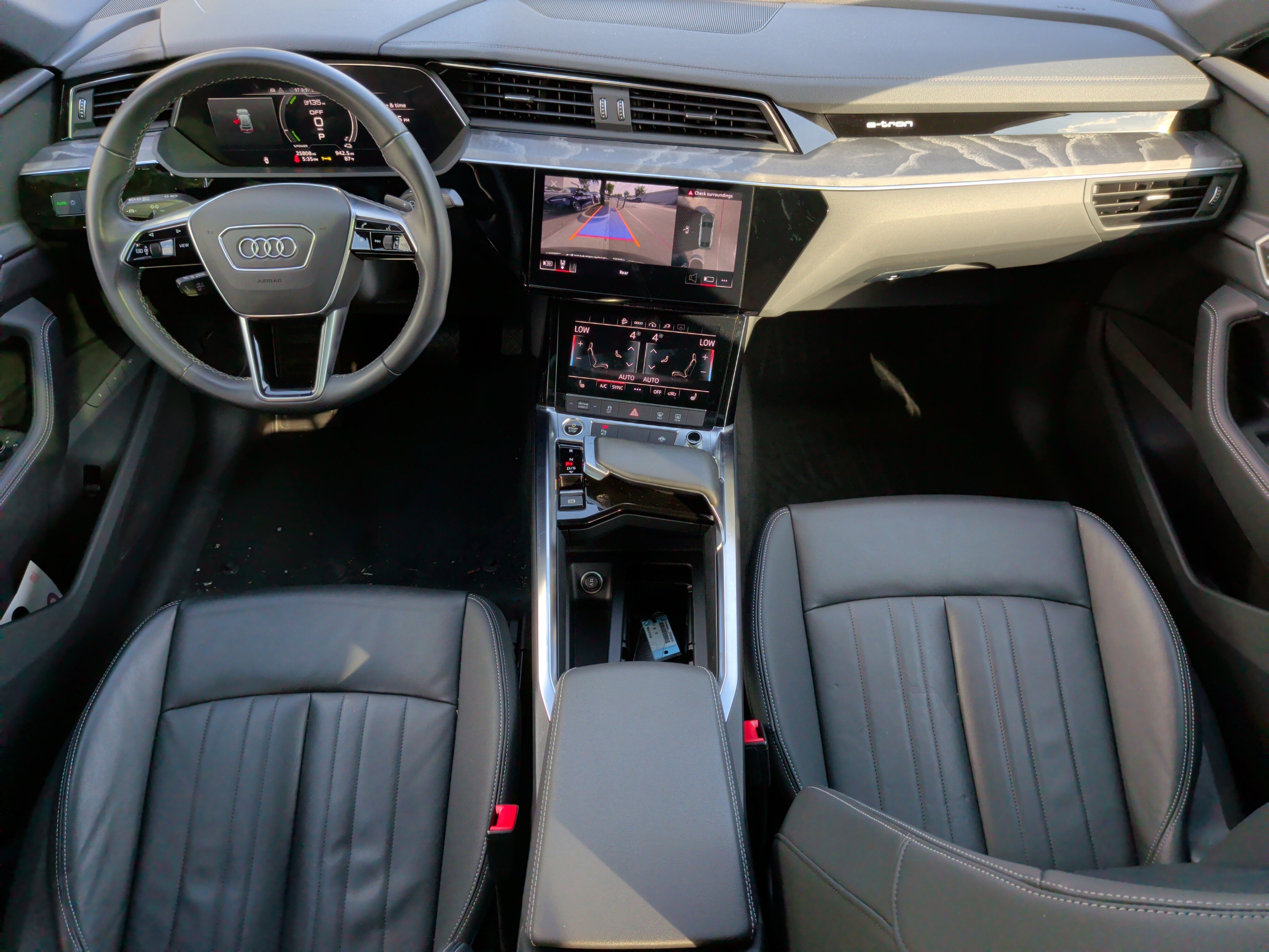 Used 2023 Audi e-tron Premium w/ Convenience Plus Package image 30