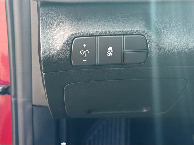 Certified 2025 Hyundai Elantra SEL FWD image 10