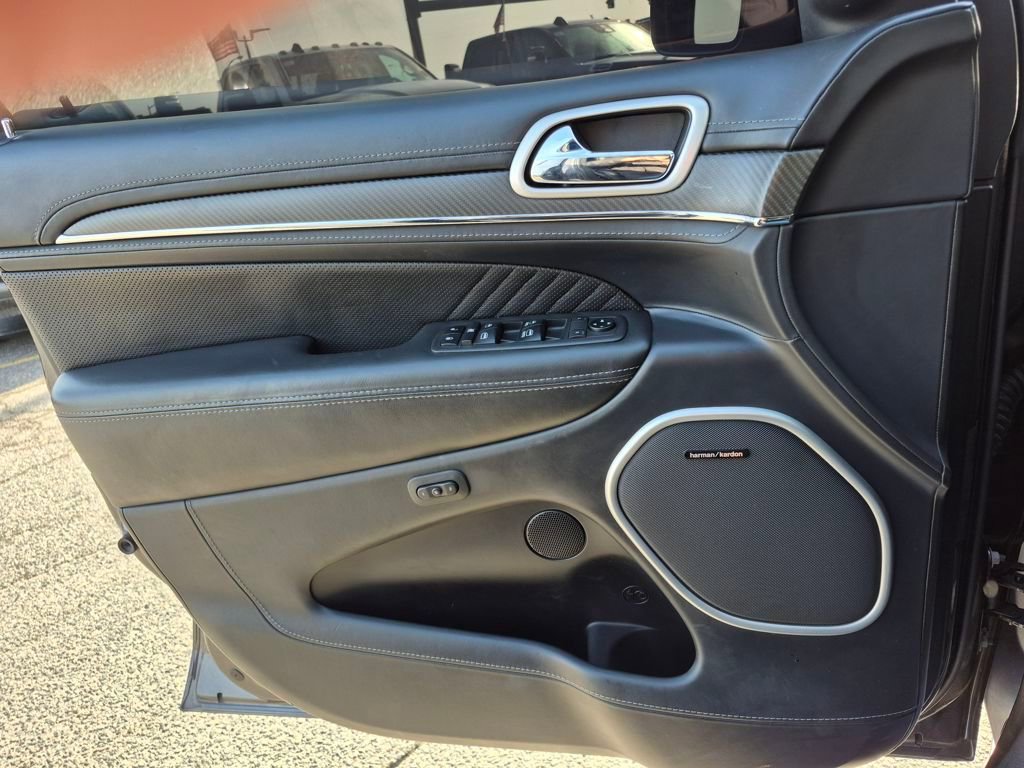 Used 2019 Jeep Grand Cherokee SRT image 19