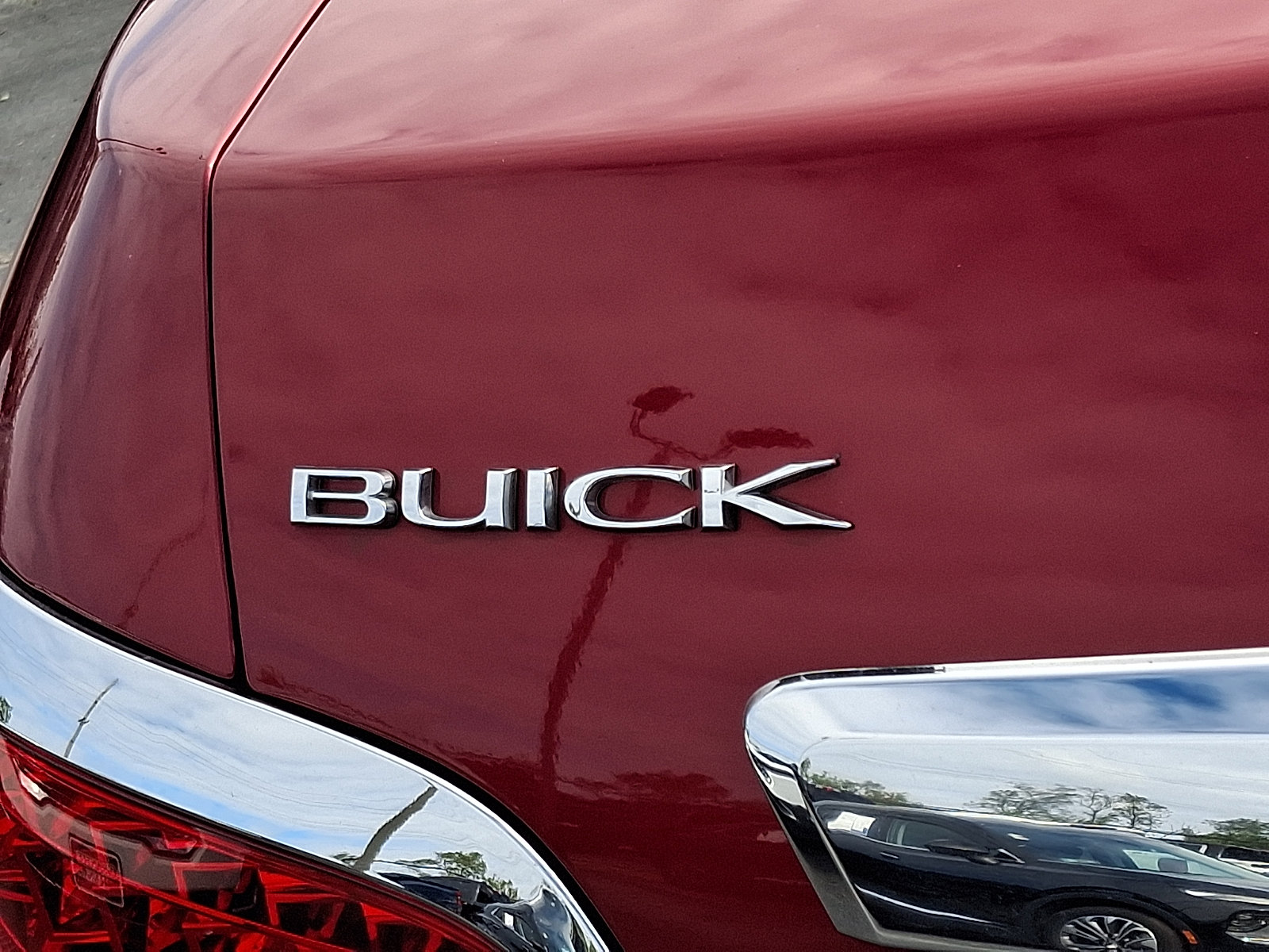Used 2013 Buick LaCrosse Leather FWD image 29
