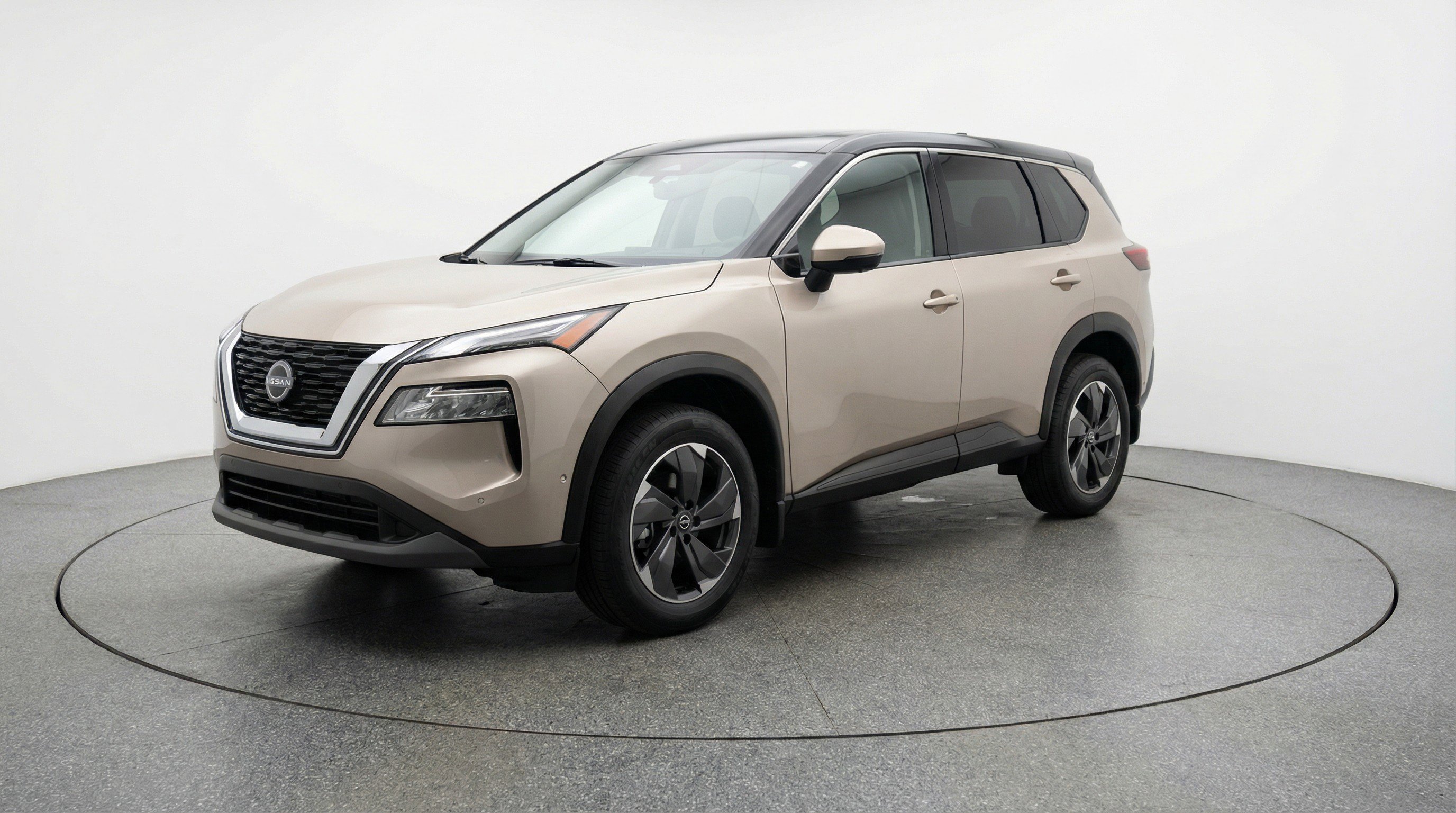 Used 2025 Nissan Rogue SV image 3