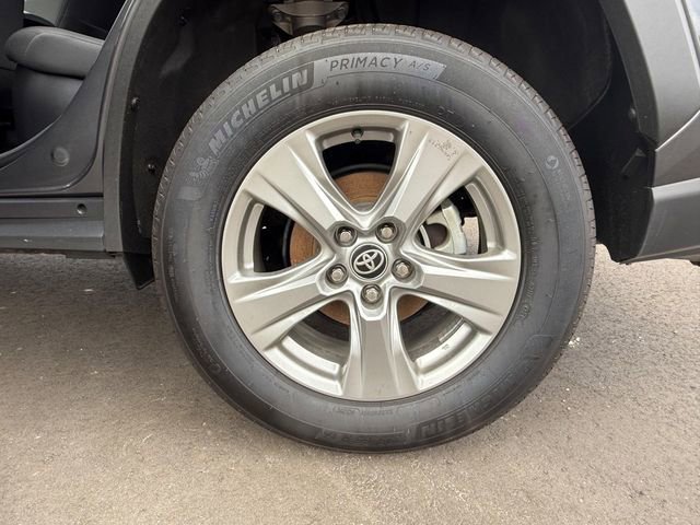 Used 2025 Toyota RAV4 LE image 8