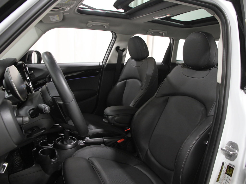 Certified 2024 MINI Cooper S image 5