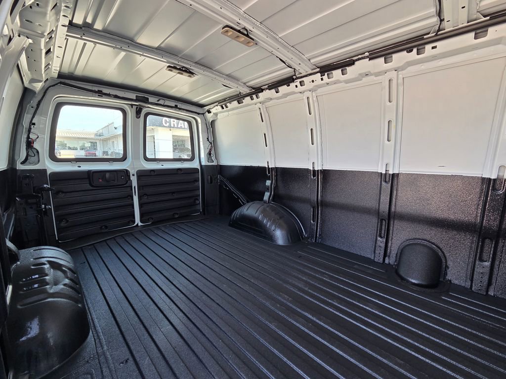 Used 2024 Chevrolet Express 3500 w/ Driver Convenience Package RWD image 25