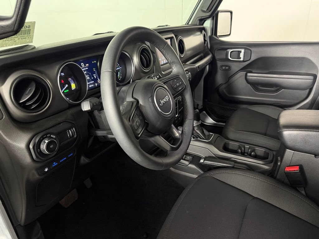 Used 2023 Jeep Wrangler Unlimited AWD/4WD image 14