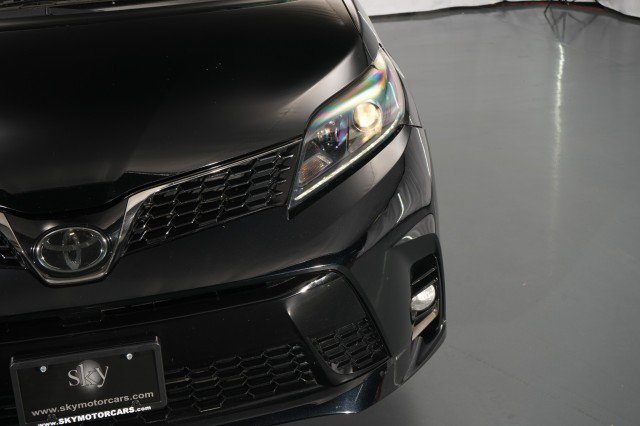 Used 2020 Toyota Sienna SE FWD image 9