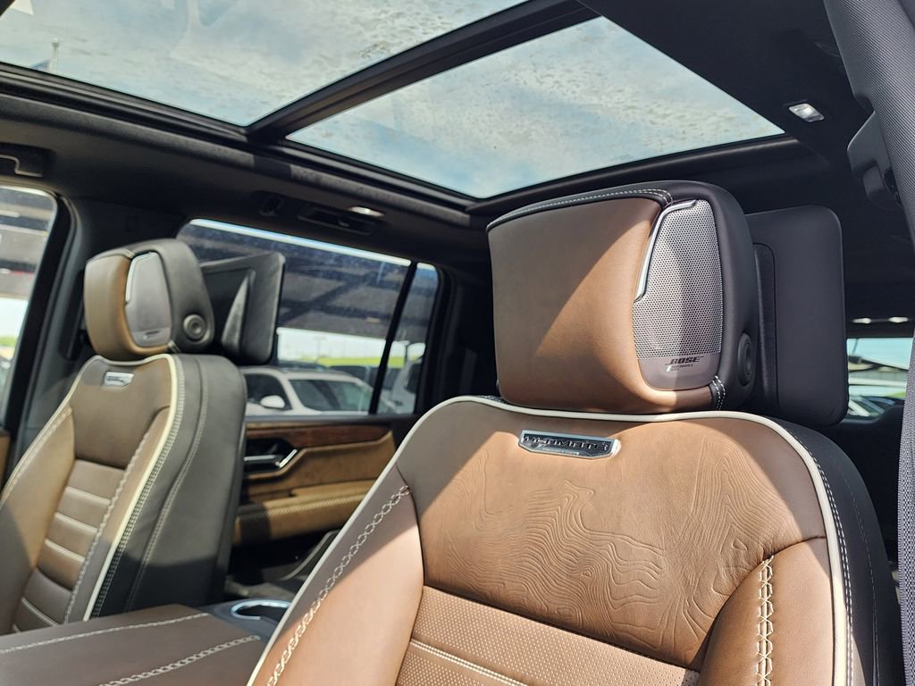 New 2026 GMC Yukon XL Denali Ultimate AWD/4WD image 18