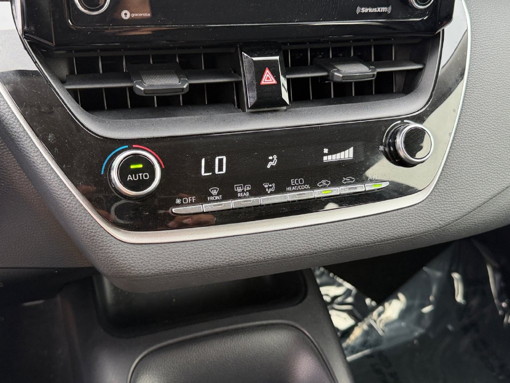 Used 2021 Toyota Corolla LE w/ Carpet Mat Package (TMS) FWD image 23