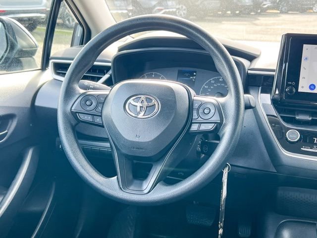 Used 2025 Toyota Corolla LE image 14