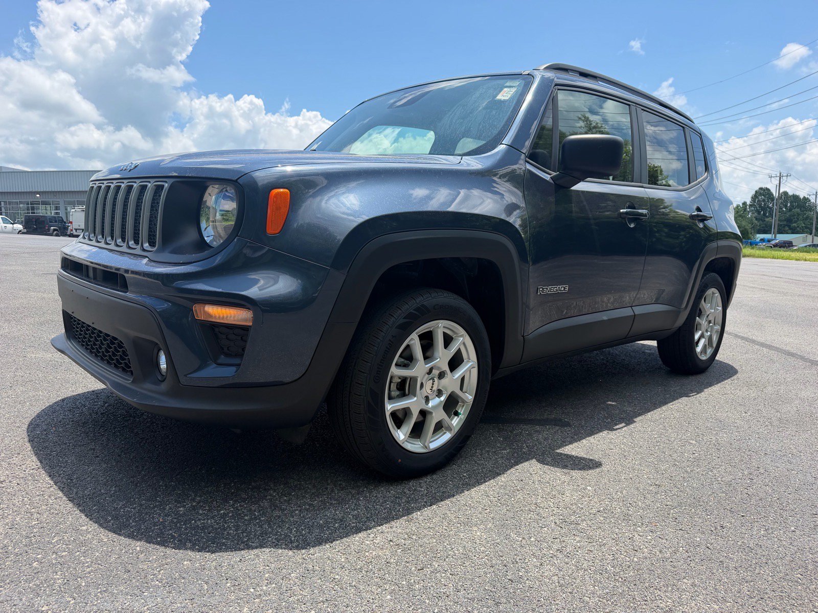 Used 2022 Jeep Renegade Latitude AWD/4WD image 9