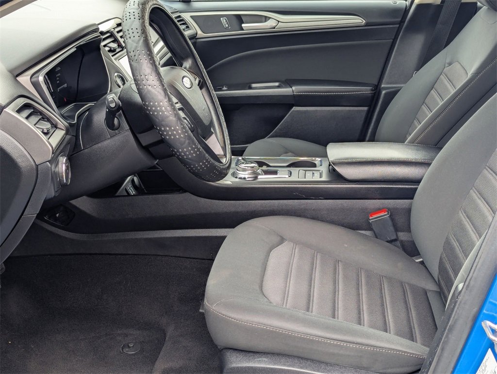 Used 2020 Ford Fusion SE image 10