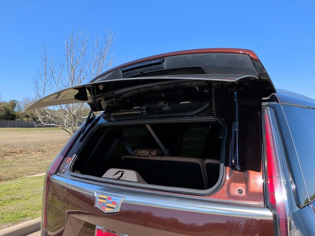 Used 2023 Cadillac Escalade Premium Luxury w/ LPO, Radiant Package image 50