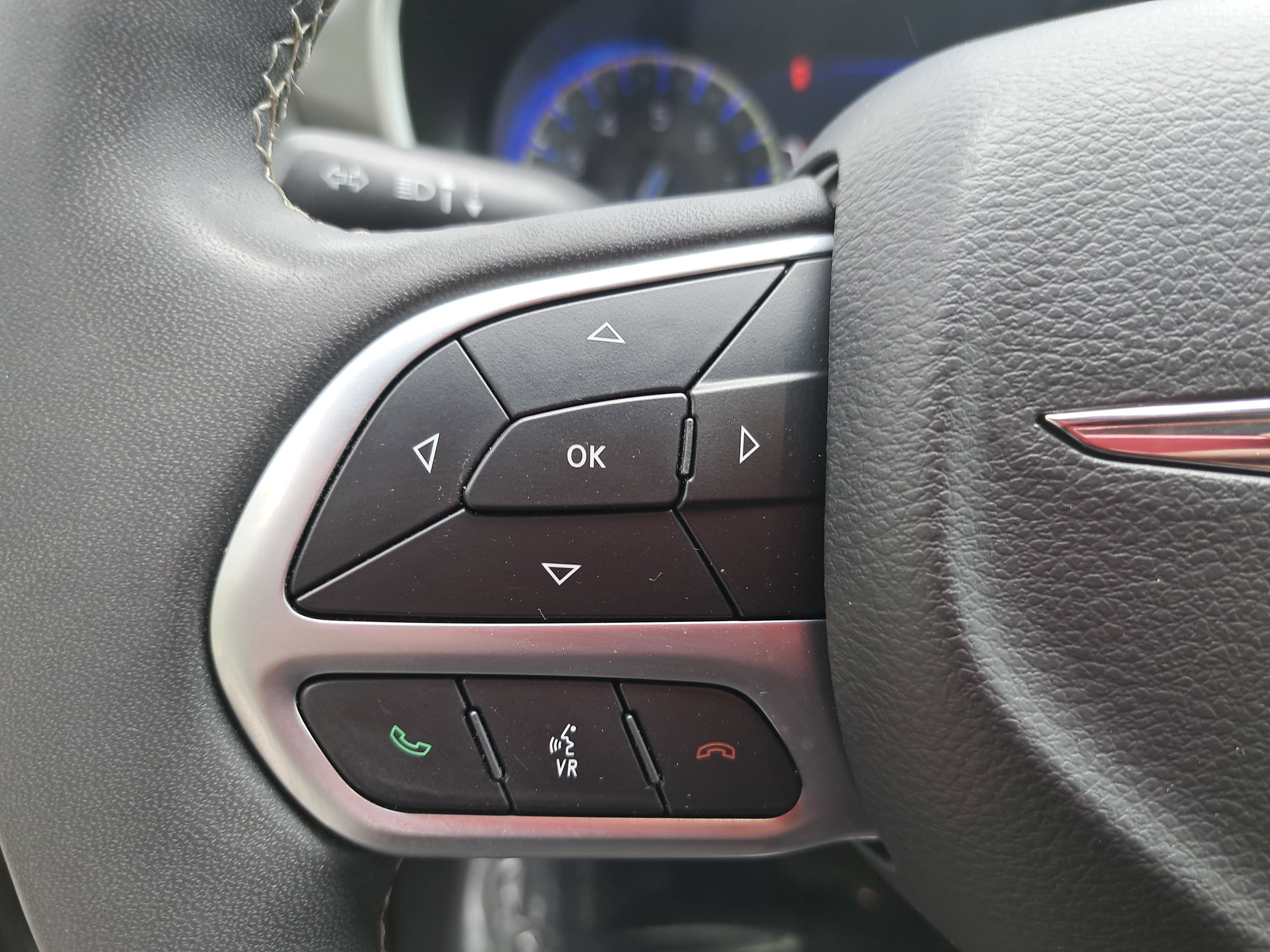 Used 2024 Chrysler Pacifica Touring-L FWD image 19