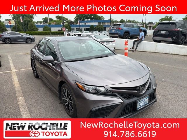 Used 2023 Toyota Camry SE w/ Cold Weather Package