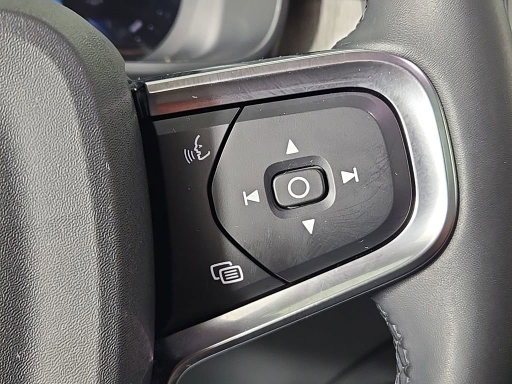 Certified 2023 Volvo XC40 B5 Plus w/ Climate Package AWD/4WD image 32