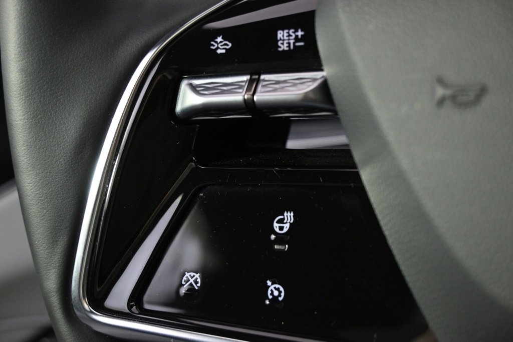 New 2025 Cadillac Lyriq Luxury image 30