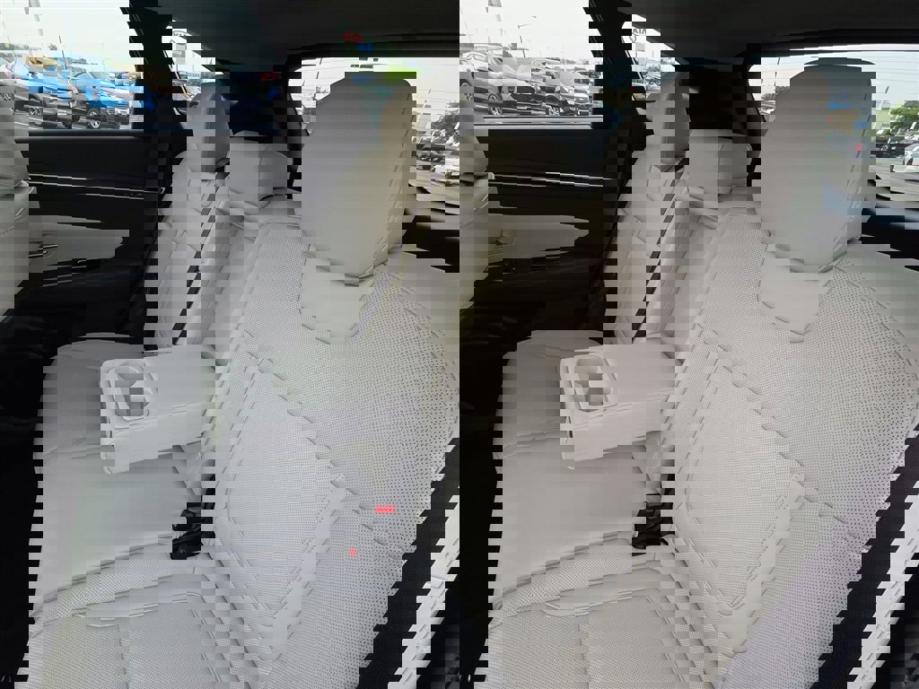 Used 2022 Hyundai Tucson Limited w/ Cargo Package image 24