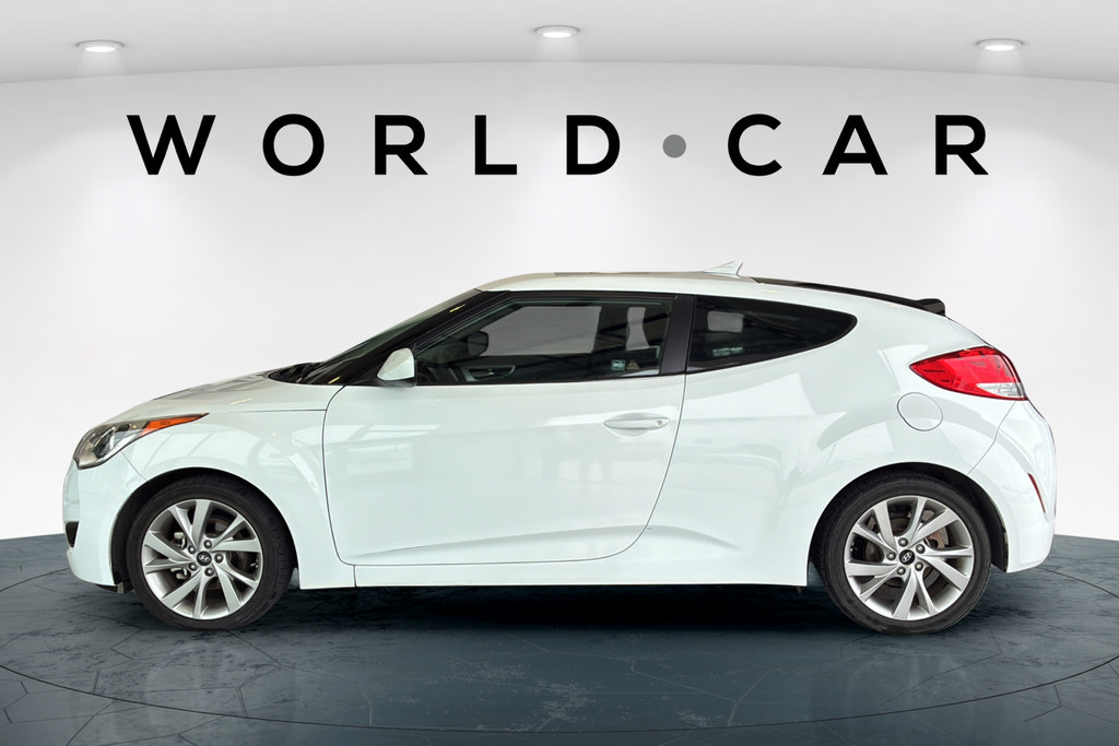 Used 2016 Hyundai Veloster FWD image 6