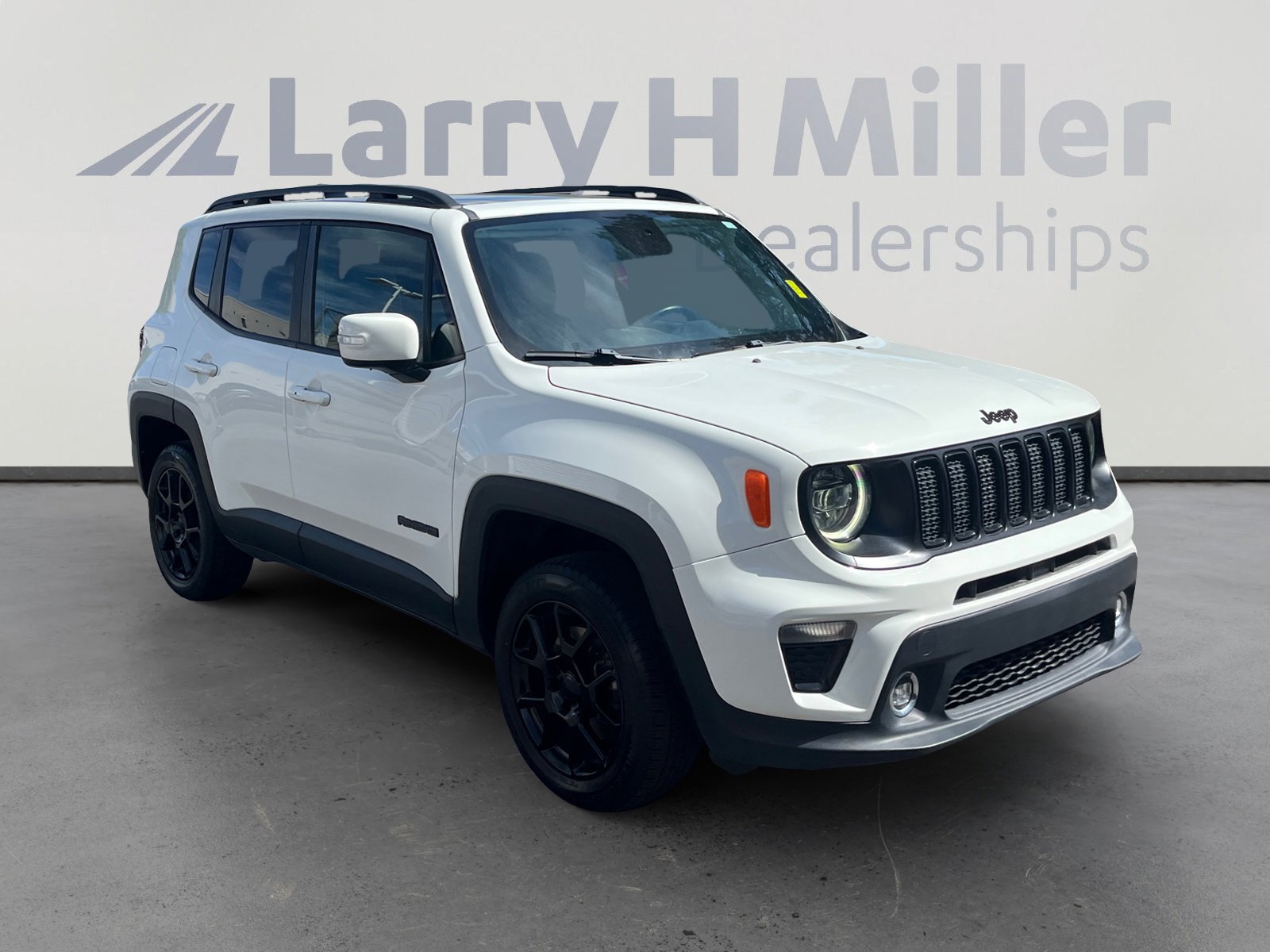Used 2019 Jeep Renegade Altitude w/ UConnect 8.4 Nav Group AWD/4WD image 7