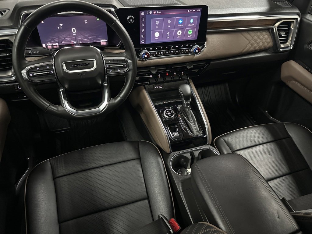 Used 2024 GMC Canyon Denali image 13