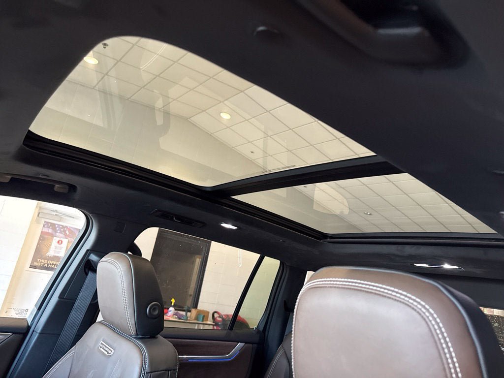 New 2027 GMC Acadia Denali Ultimate w/ LPO, Floor Liner Package AWD/4WD image 30