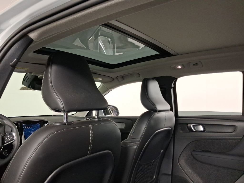 Certified 2024 Volvo XC40 B5 Ultimate w/ Protection Package Premier AWD/4WD image 20