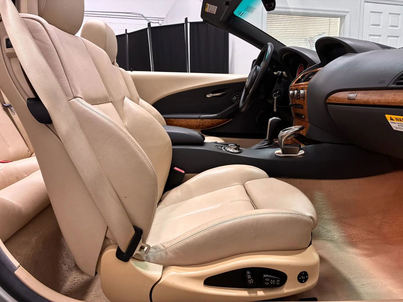 Used 2005 BMW 645Ci Convertible RWD image 31